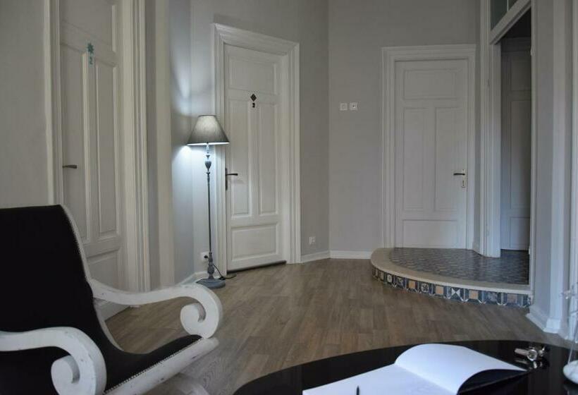 Megaron11 Apartments