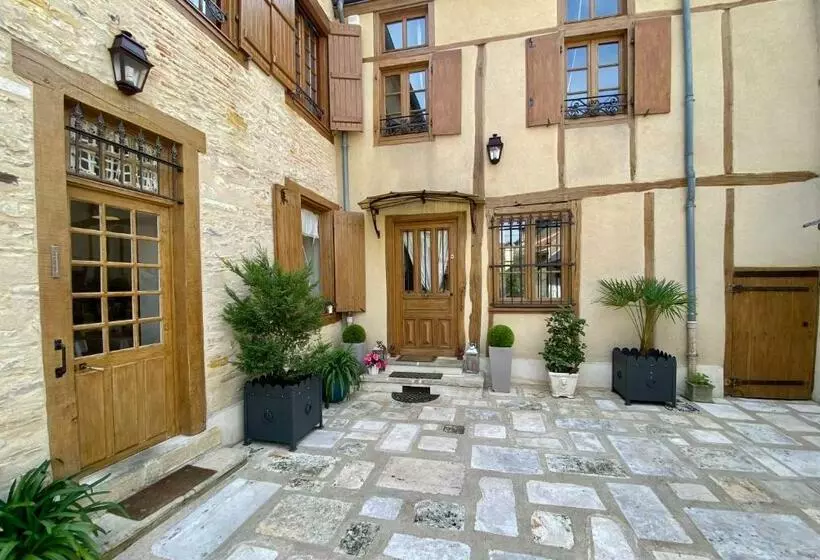 Majatalo La Maison De Montaboulin