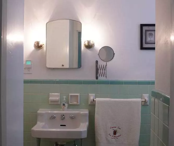 Sweet Tea Bed & Breakfast