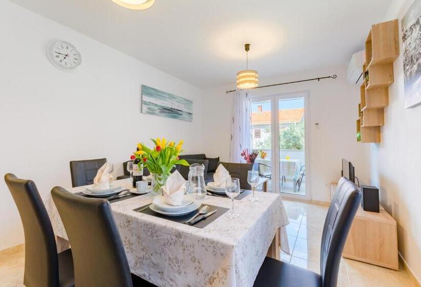 Apartments The Brothers