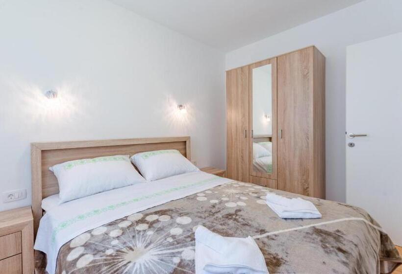 Apartments The Brothers