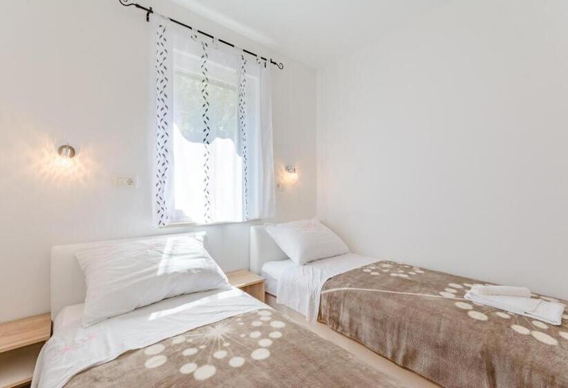 Apartments The Brothers