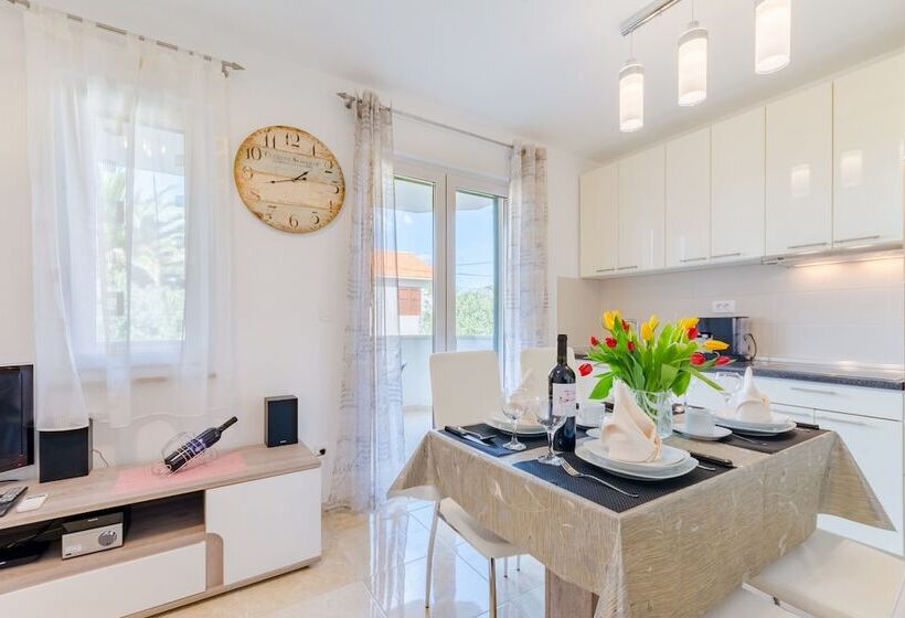 Apartments The Brothers