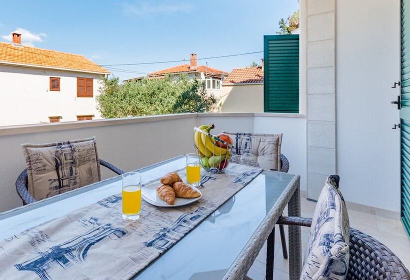 Apartments The Brothers