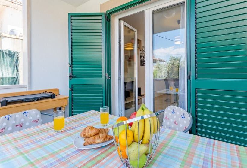 Apartments The Brothers