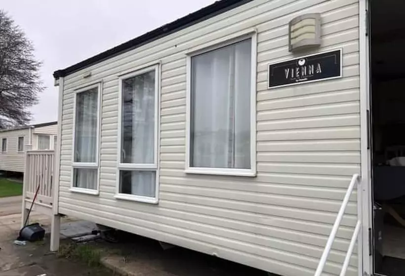 8 Berth Caravan At Manor Park Hunstanton Free Wifi
