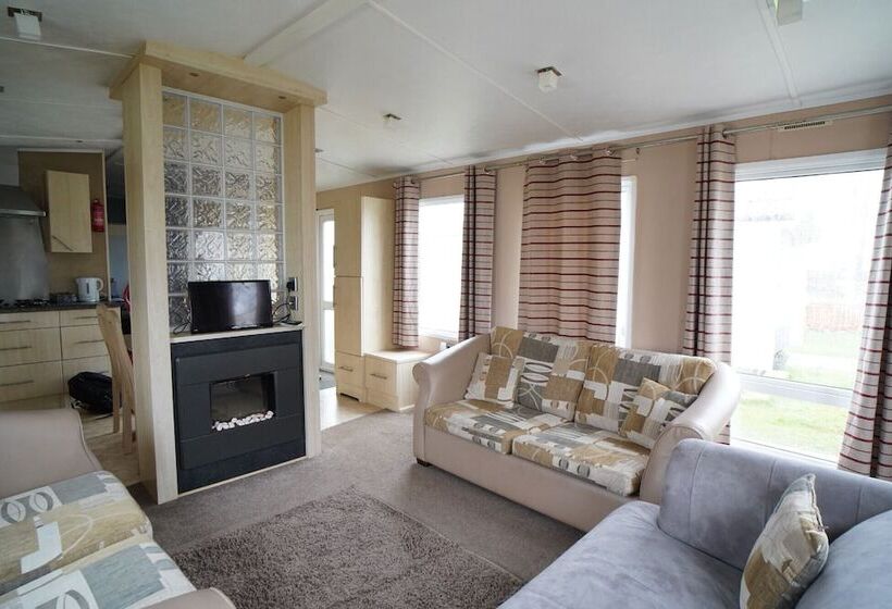 8 Berth Caravan At Manor Park Hunstanton Free Wifi