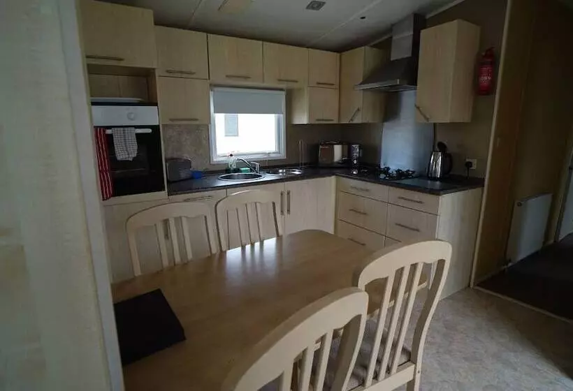 8 Berth Caravan At Manor Park Hunstanton Free Wifi