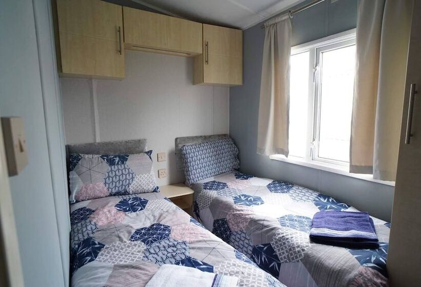 8 Berth Caravan At Manor Park Hunstanton Free Wifi