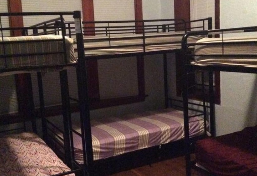 Belmont Hostel   O Hare Blueline