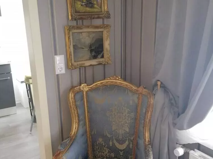 Eleonora Apartment