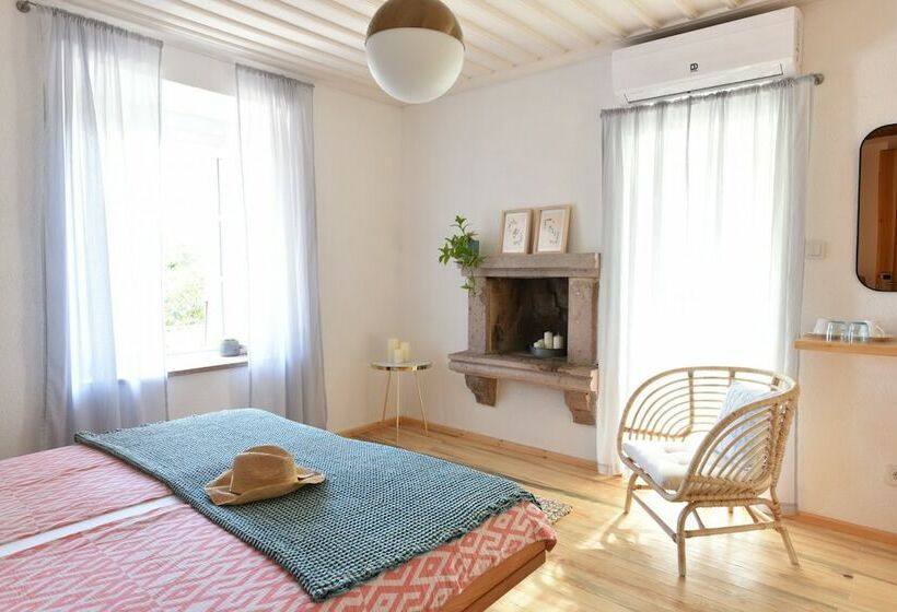 בית מלון כפרי Cunda Sakin