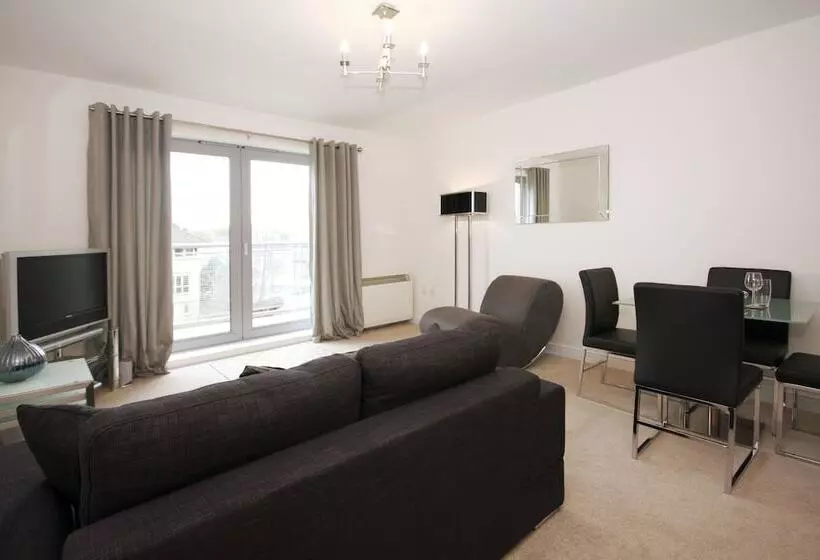 Kelvin Gate