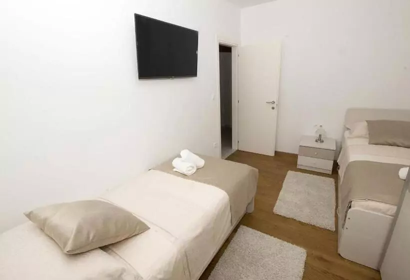 Lct Apartment Laura