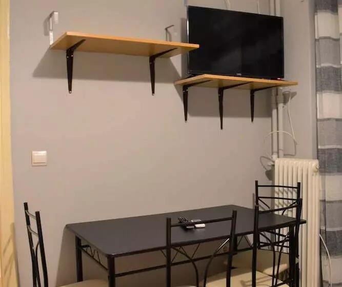 Small & Cozy Flat Near Hospitals