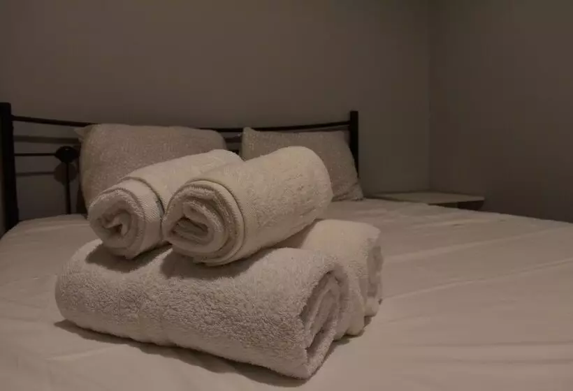 Small & Cozy Flat Near Hospitals