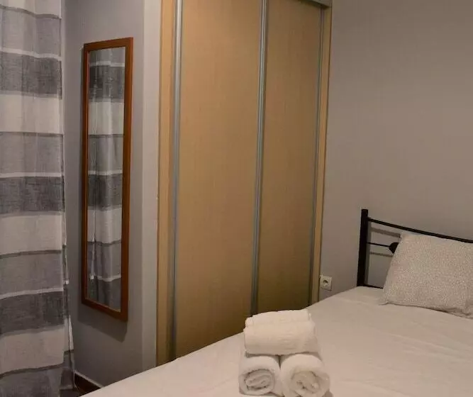 Small & Cozy Flat Near Hospitals