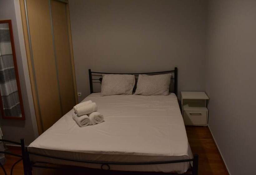 Small & Cozy Flat Near Hospitals