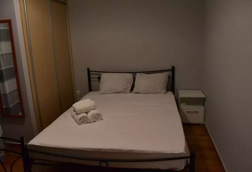 Small & Cozy Flat Near Hospitals