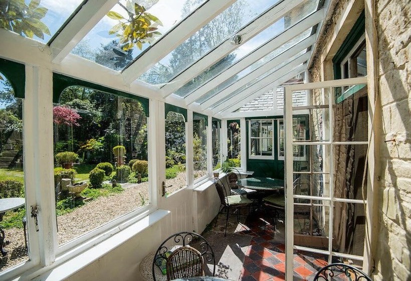 The Cors Country House