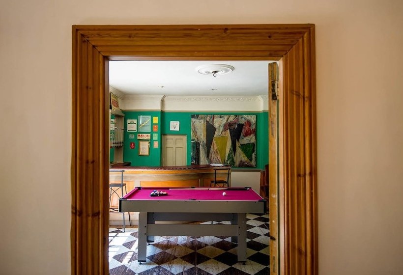 The Cors Country House