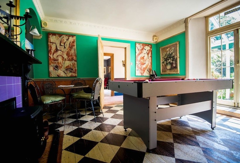 The Cors Country House