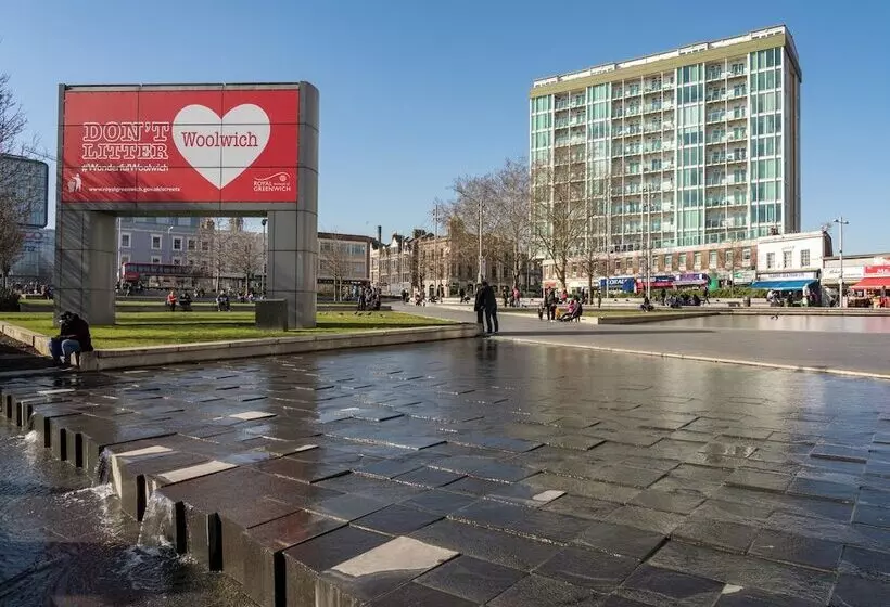 2 Bed Flat, Dedicated Workspace, Parking, 4ktv