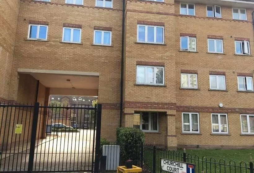 2 Bed Flat, Dedicated Workspace, Parking, 4ktv