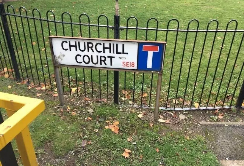 2 Bed Flat, Dedicated Workspace, Parking, 4ktv