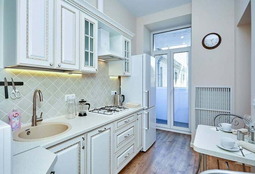 Apartments On Italianskaya 11