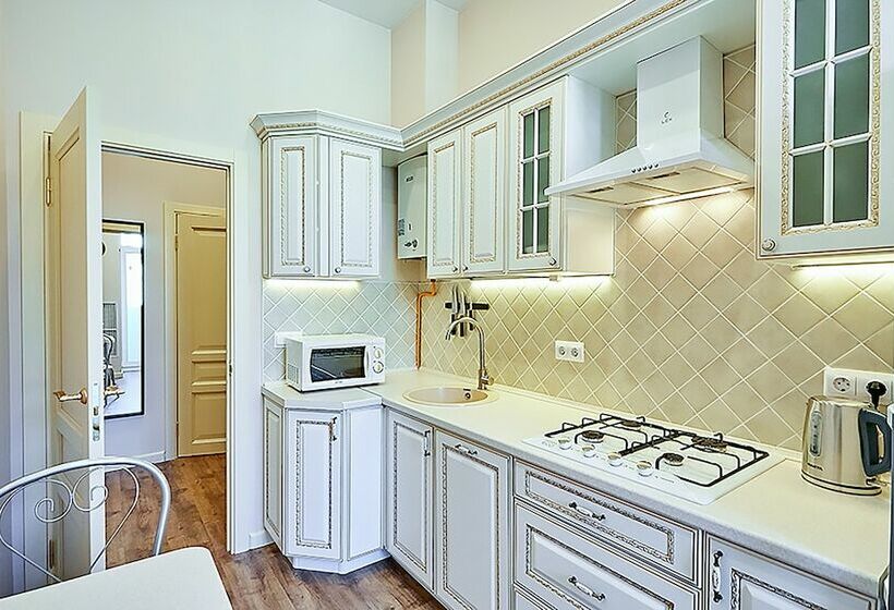 Apartments On Italianskaya 11