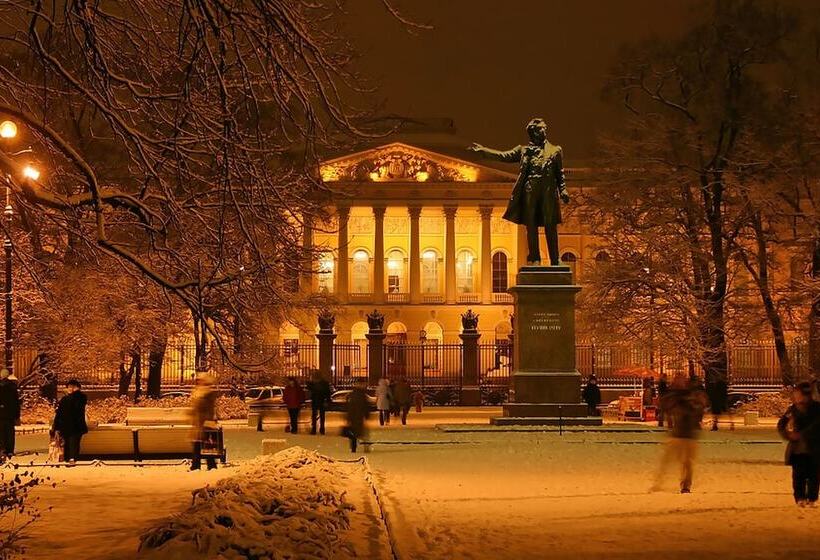 Apartments On Italianskaya 11