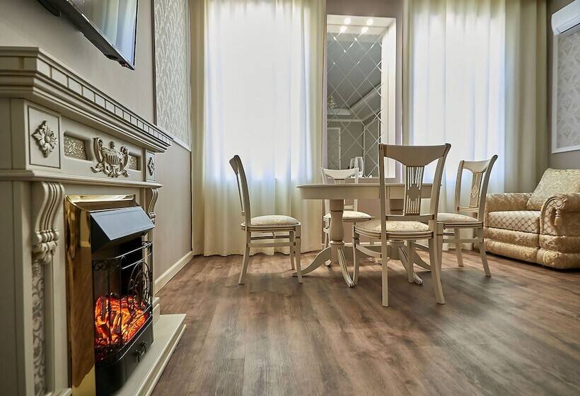 Apartments On Italianskaya 11