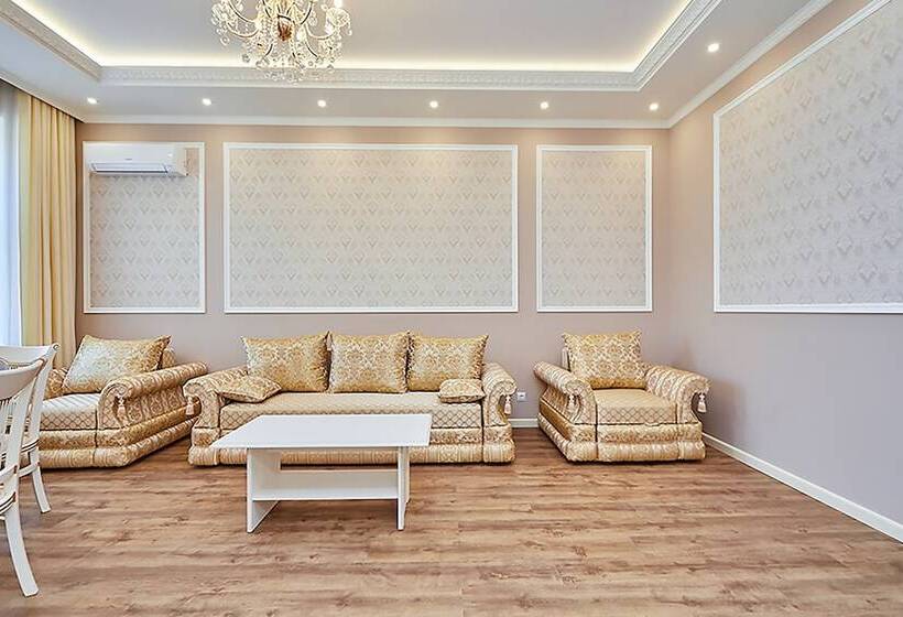 Apartments On Italianskaya 11