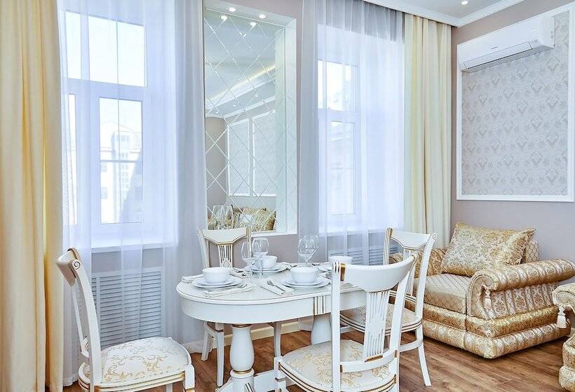 Apartments On Italianskaya 11