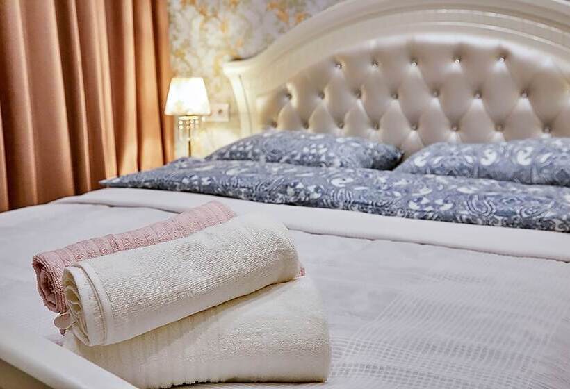 Apartments On Italianskaya 11