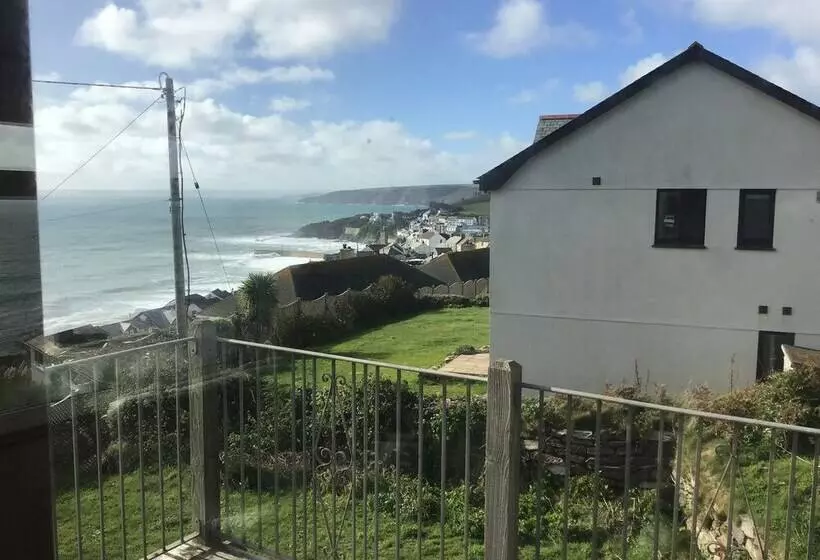 5 Bedroom Detached House With Amazing Sea Views