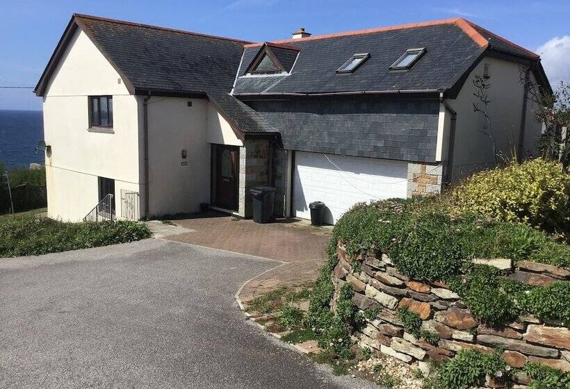 5 Bedroom Detached House With Amazing Sea Views