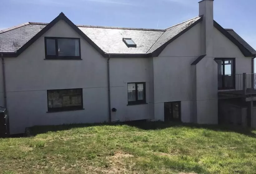 5 Bedroom Detached House With Amazing Sea Views