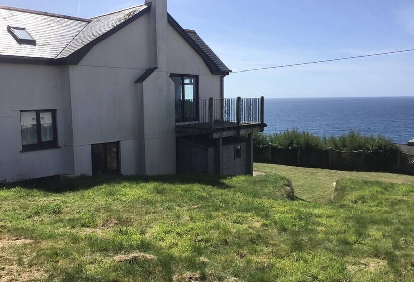5 Bedroom Detached House With Amazing Sea Views