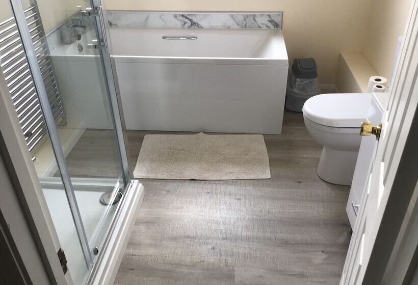 5 Bedroom Detached House With Amazing Sea Views