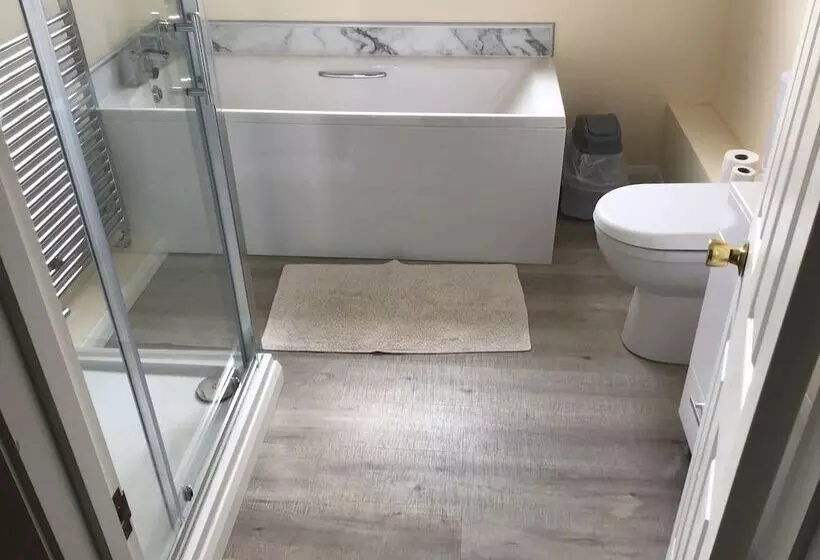 5 Bedroom Detached House With Amazing Sea Views