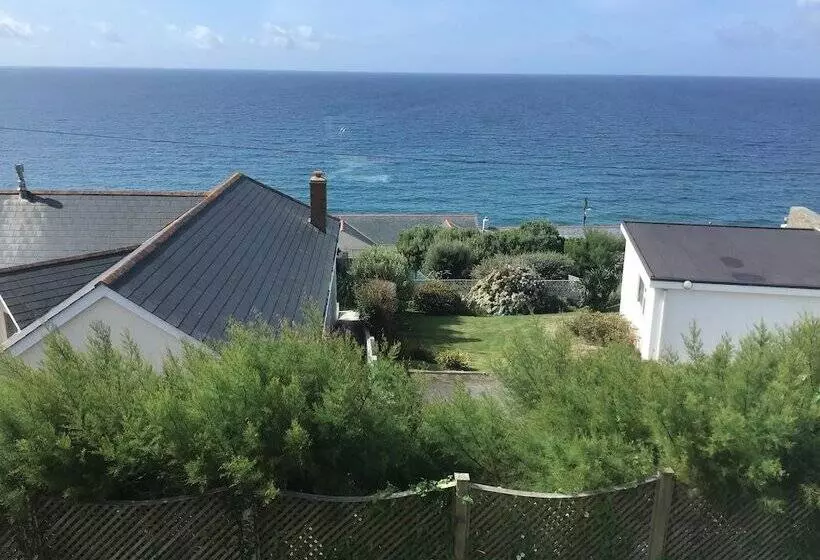5 Bedroom Detached House With Amazing Sea Views