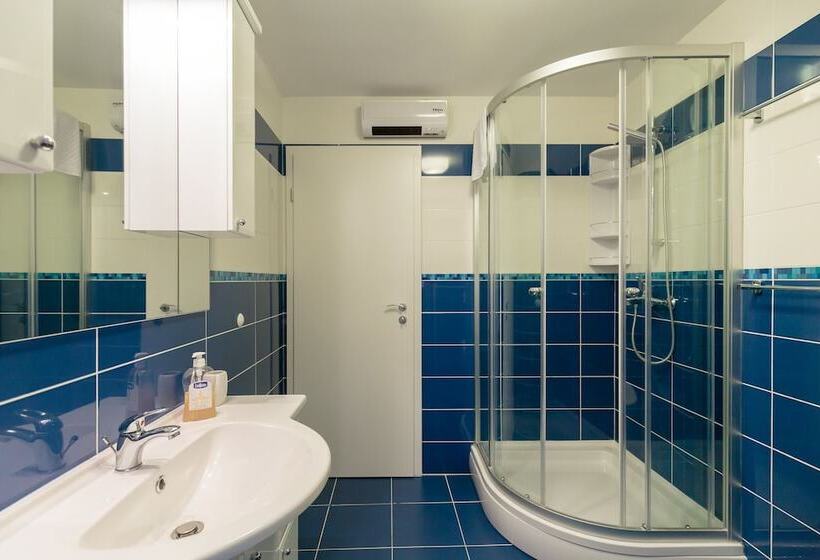 Hedera Estate, Villa Hedera Xi