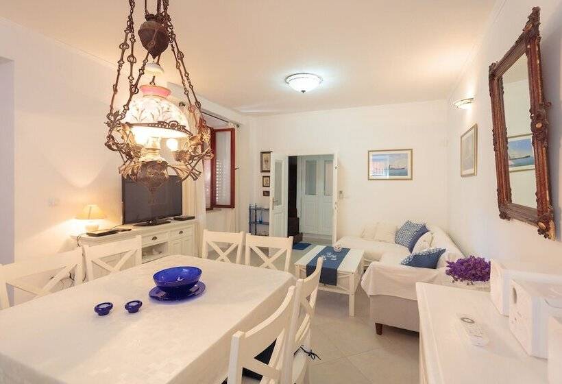 Hedera Estate, Villa Hedera Xi