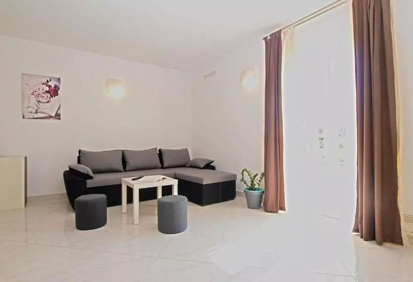 House Andrej 1372