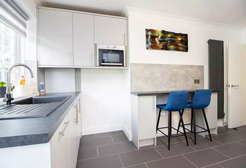 Old Lodge Apartment