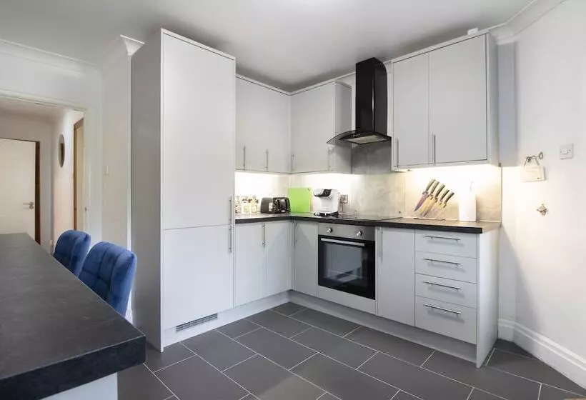 Old Lodge Apartment