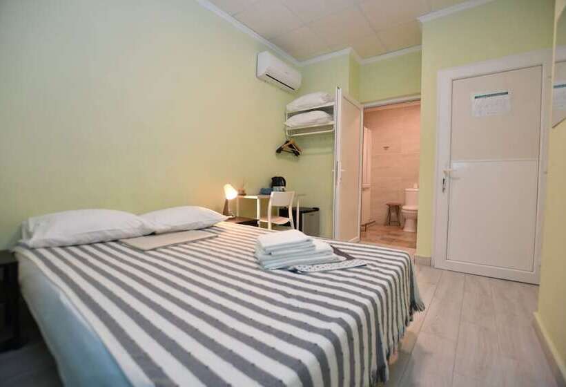 ペンション Hostal 7a