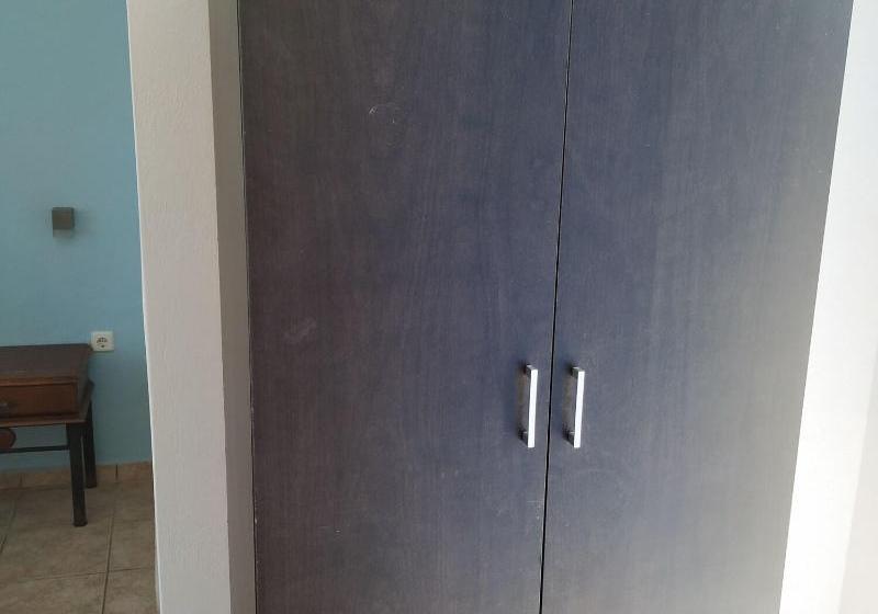 بنسيون Papikinou Studio